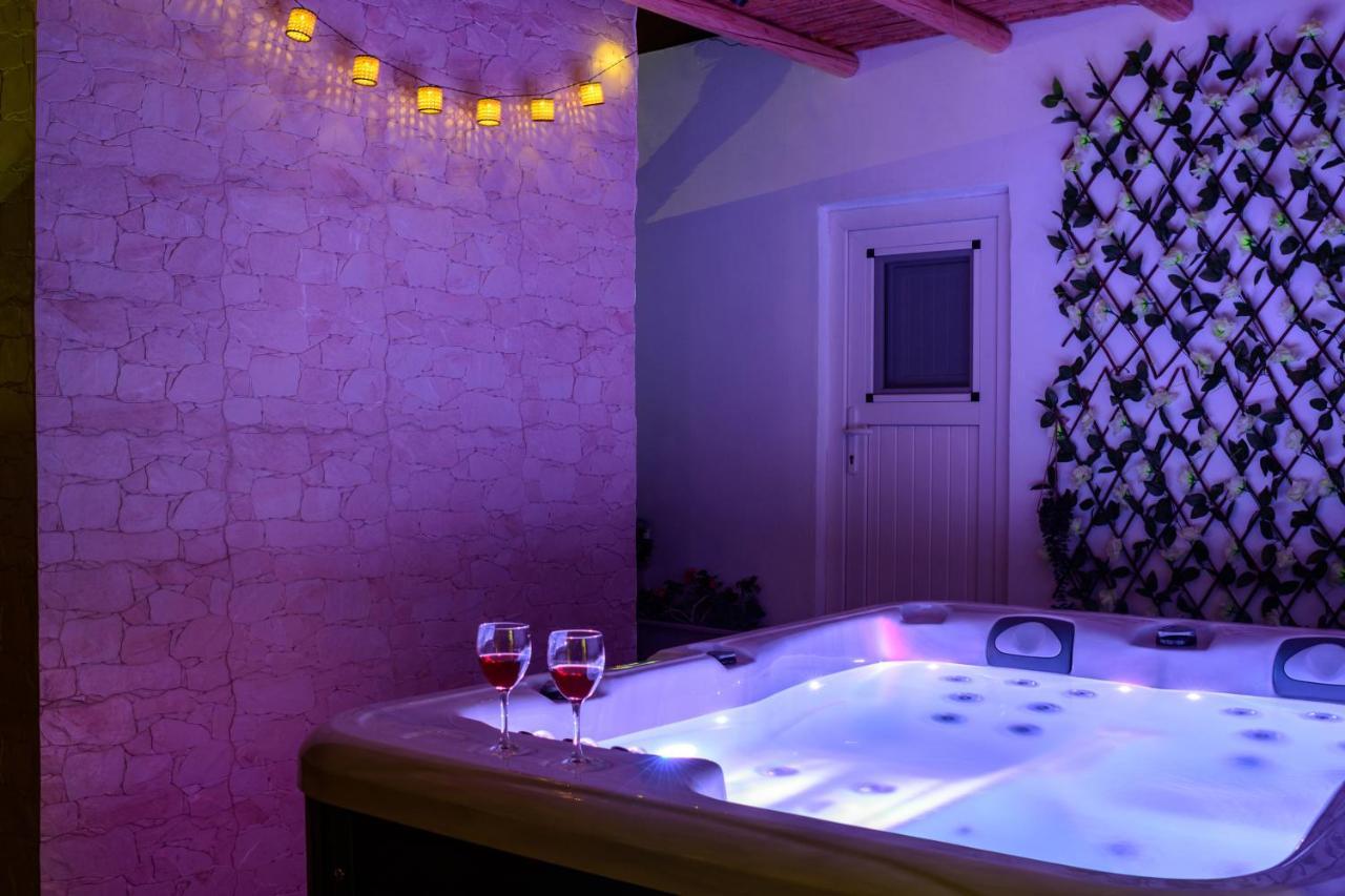 Апартаменти Heart Of Oia - Private House With Jacuzzi Екстер'єр фото